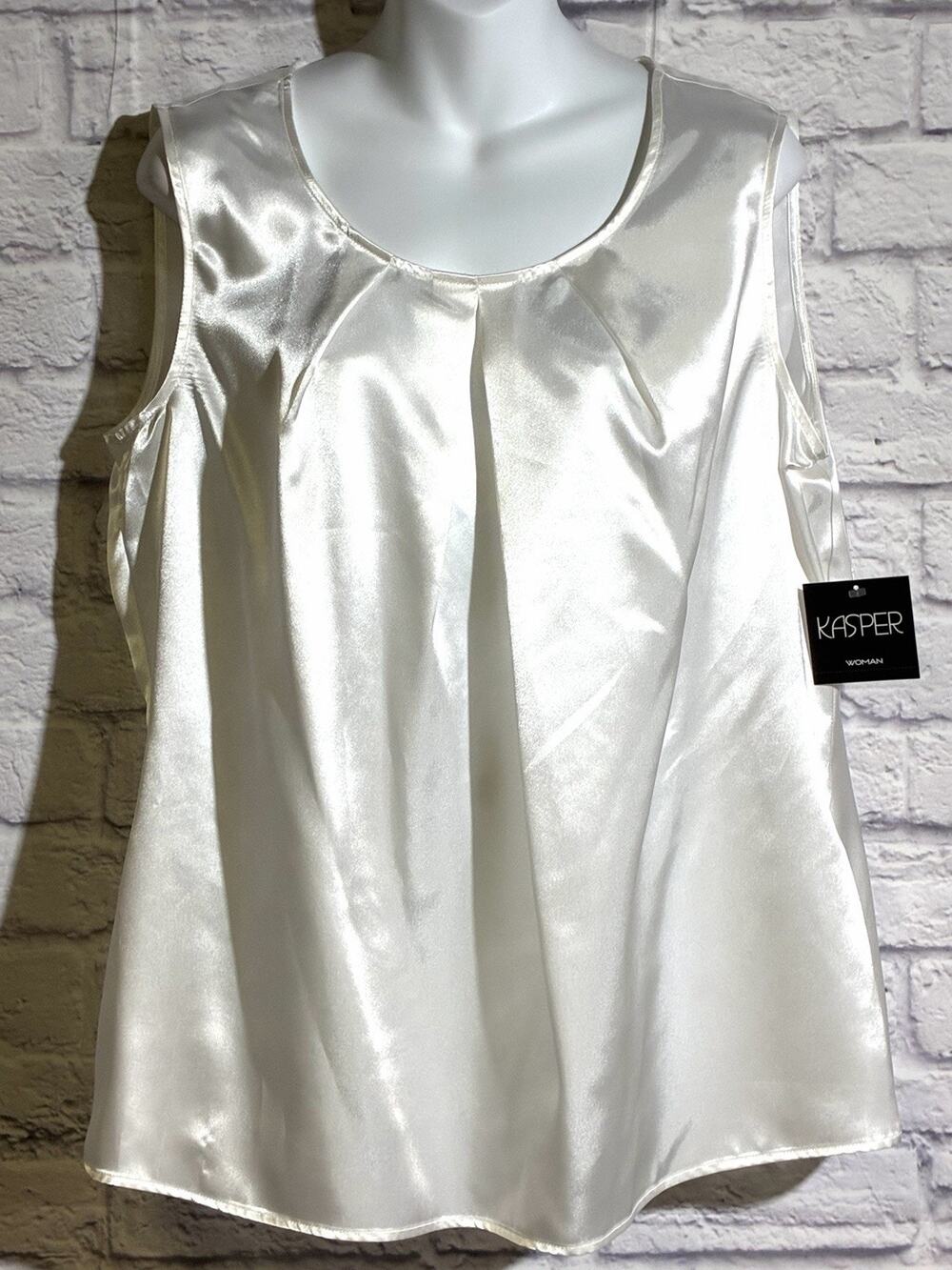 Kasper Woman Blouse 1X Ivory Satin Sleeveless Pleated NWT Plus Size